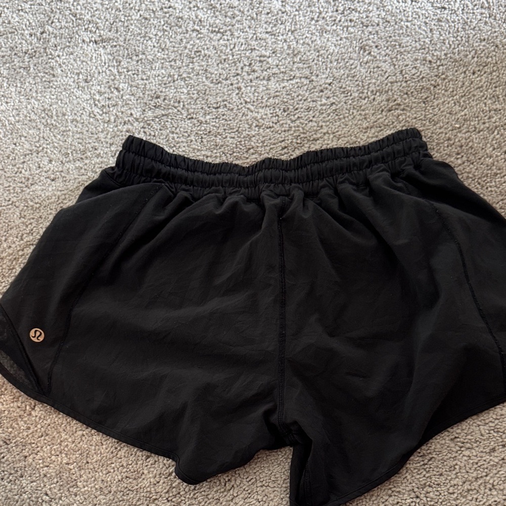 Lululemon Hotty Hot Short II size 8 - Picture 2 of 6